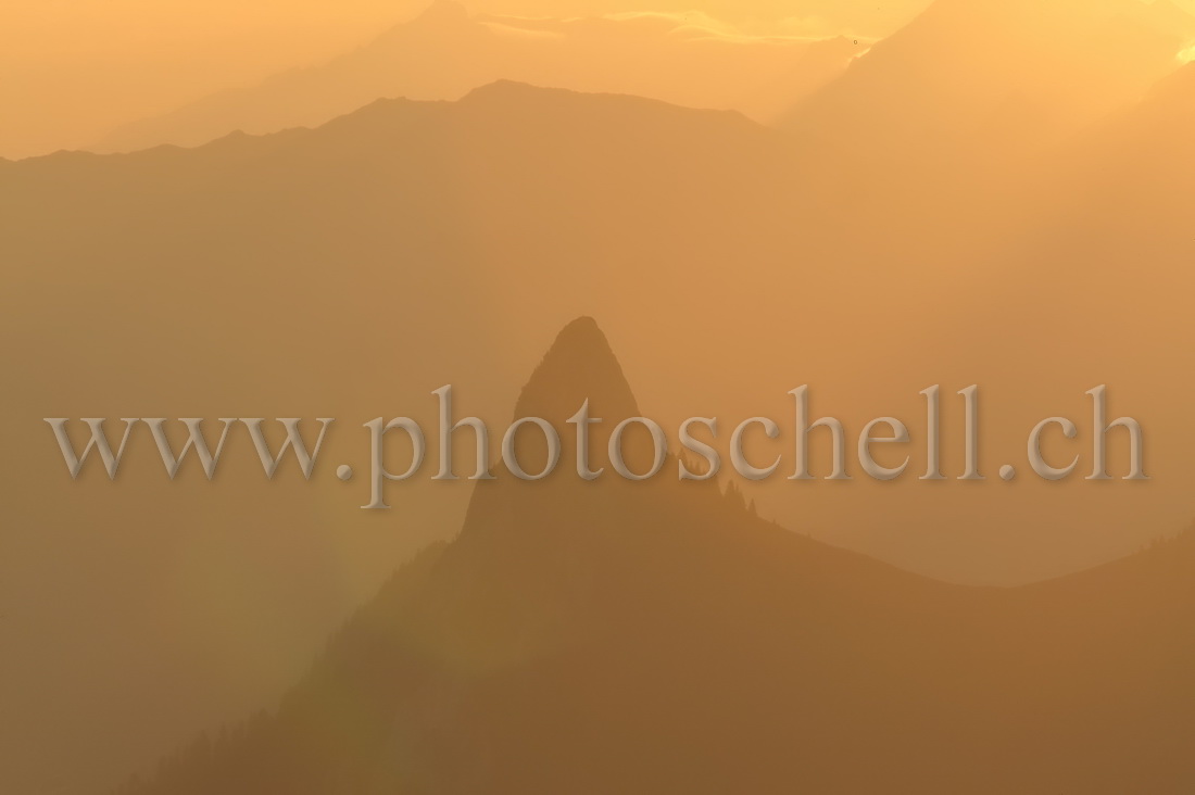 Lever de soleil sur la dent de Broc