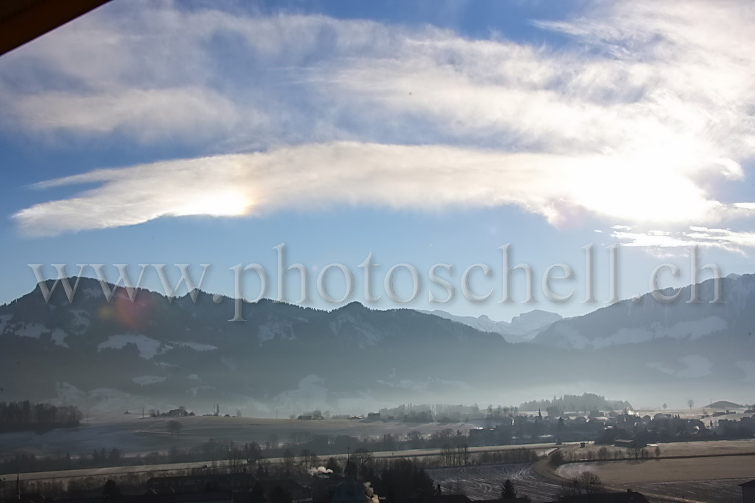 Un deuxième soleil du matin dans le ciel gruérien ?