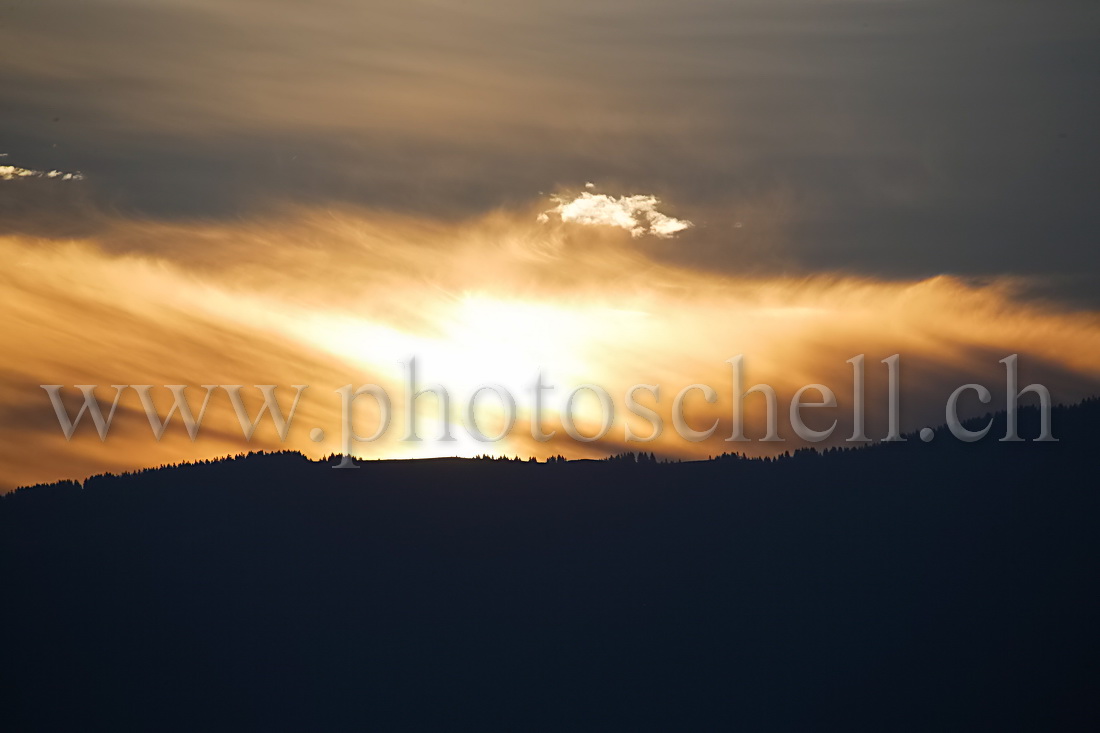 Lever de soleil dans les nuages