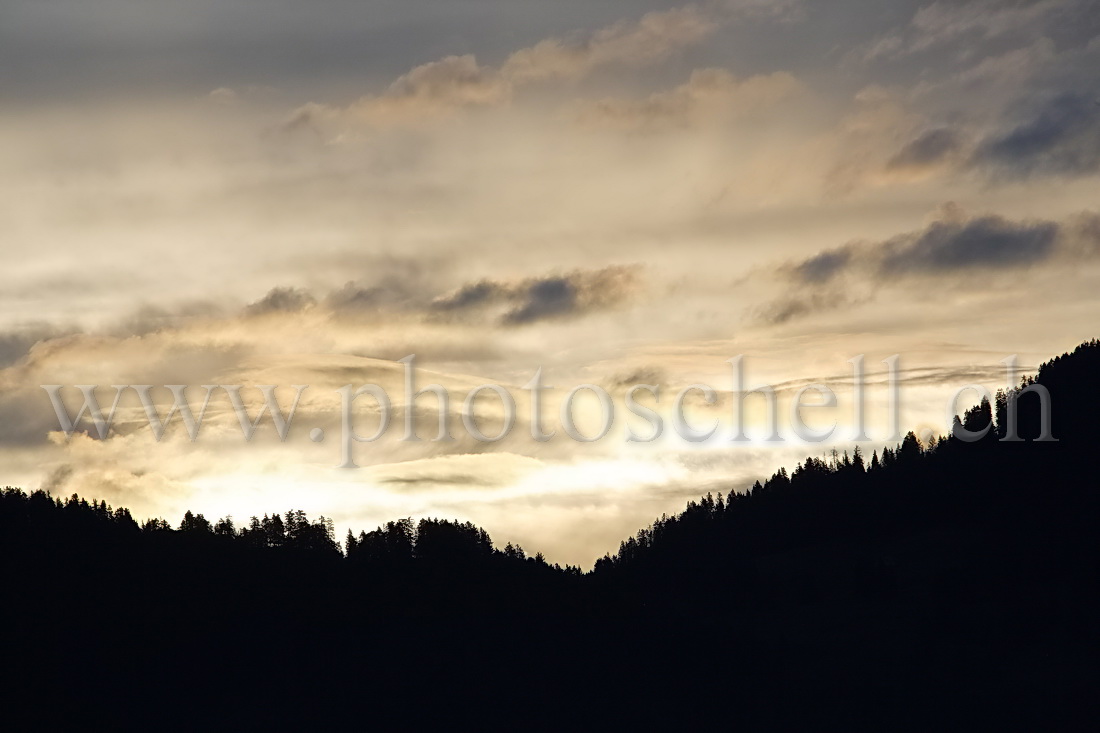 Lever de soleil sur les préalpes