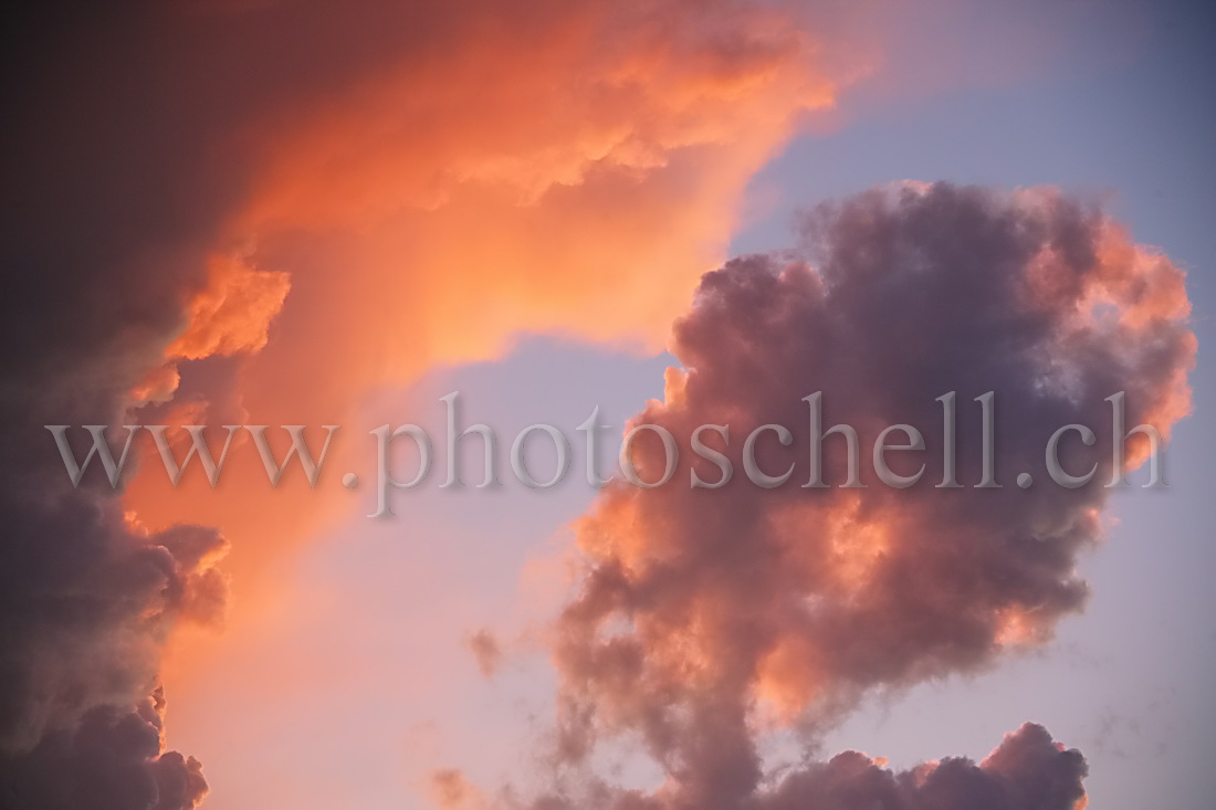 Nuages rougeoyants