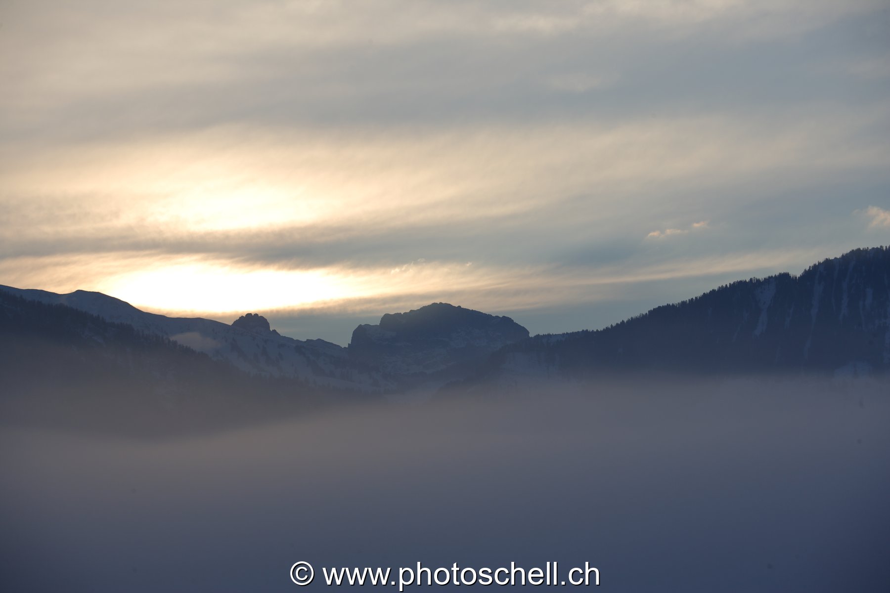 Lever de soleil sur les préalpes