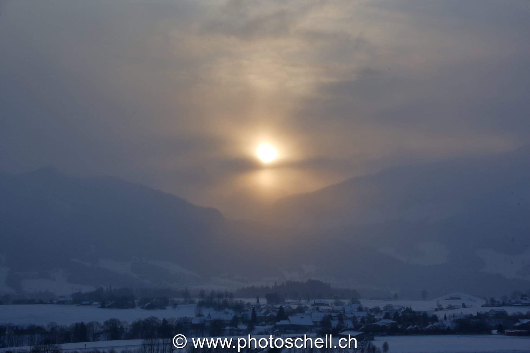 Lever de soleil sur les préalpes