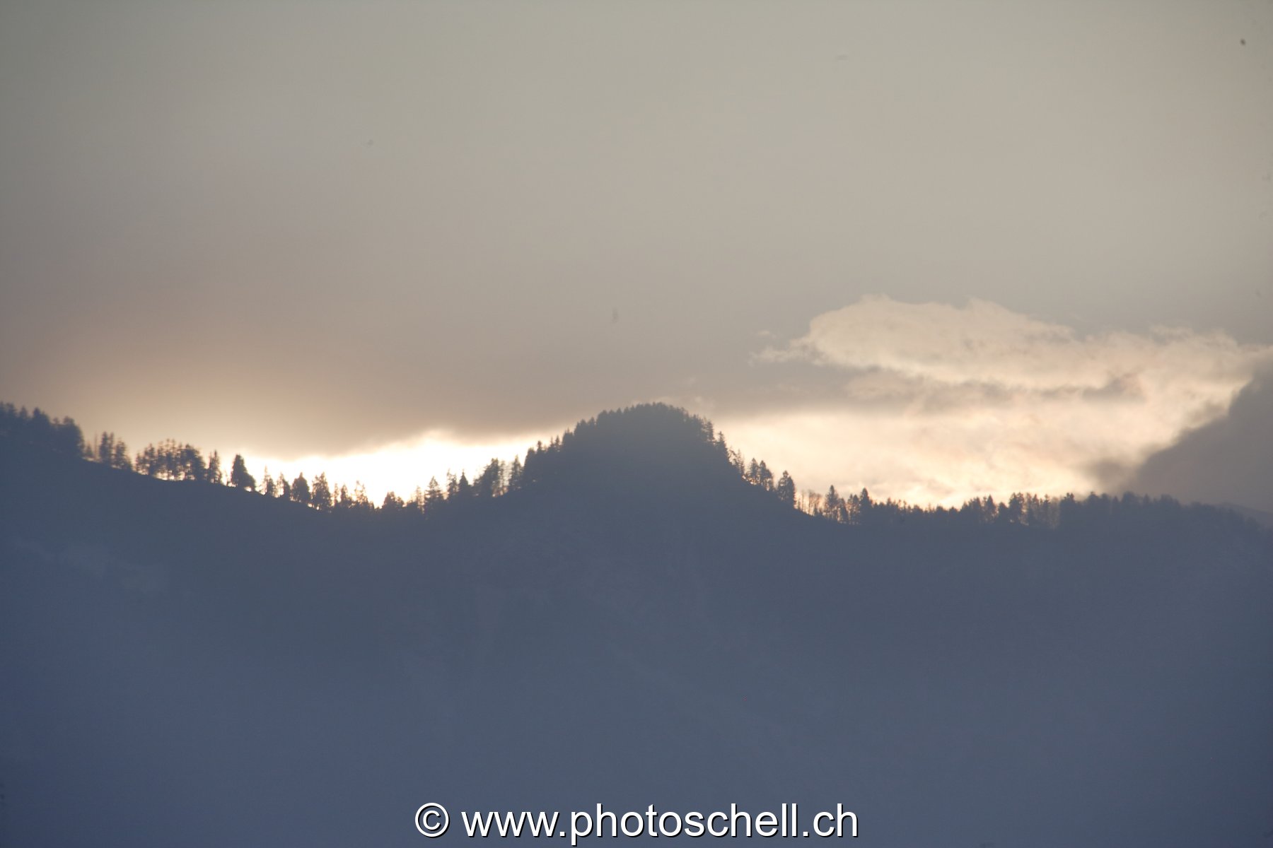 Lever de soleil sur les préalpes