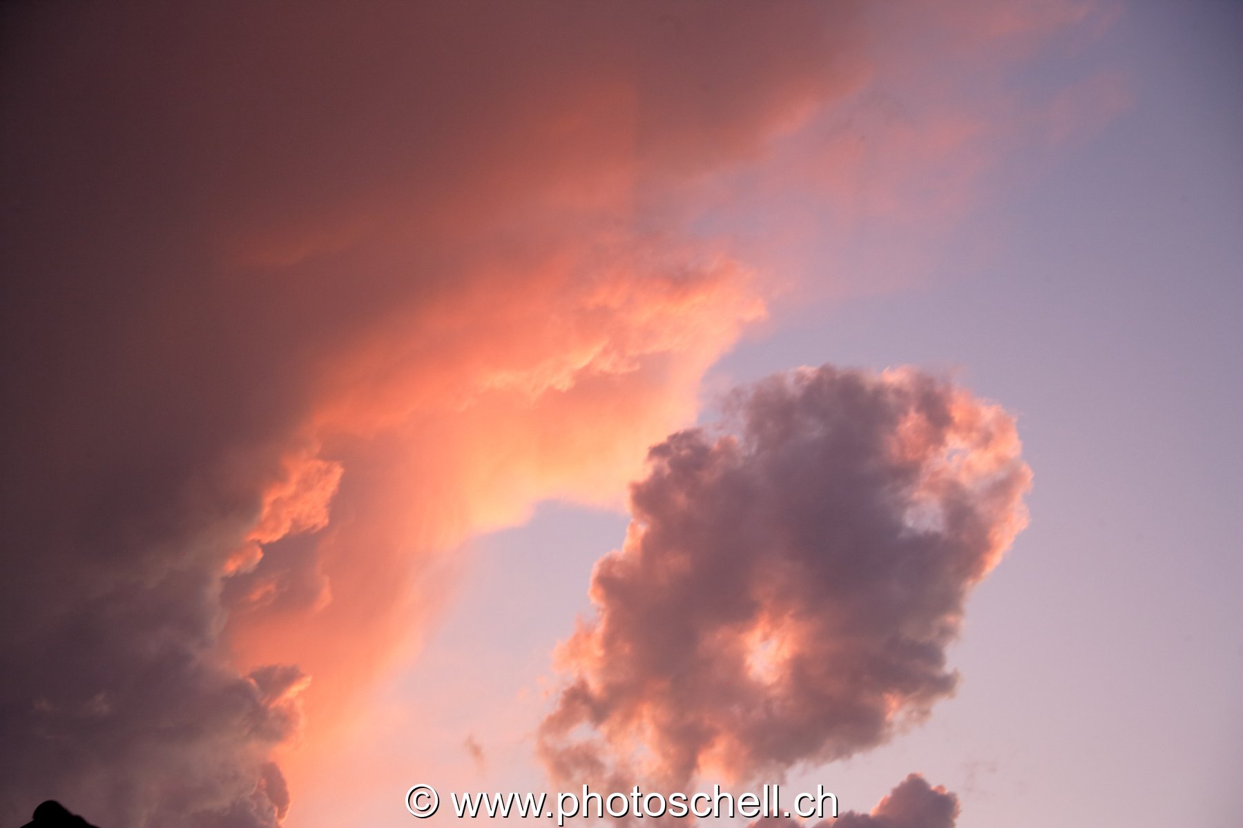 Nuages rougeoyants
