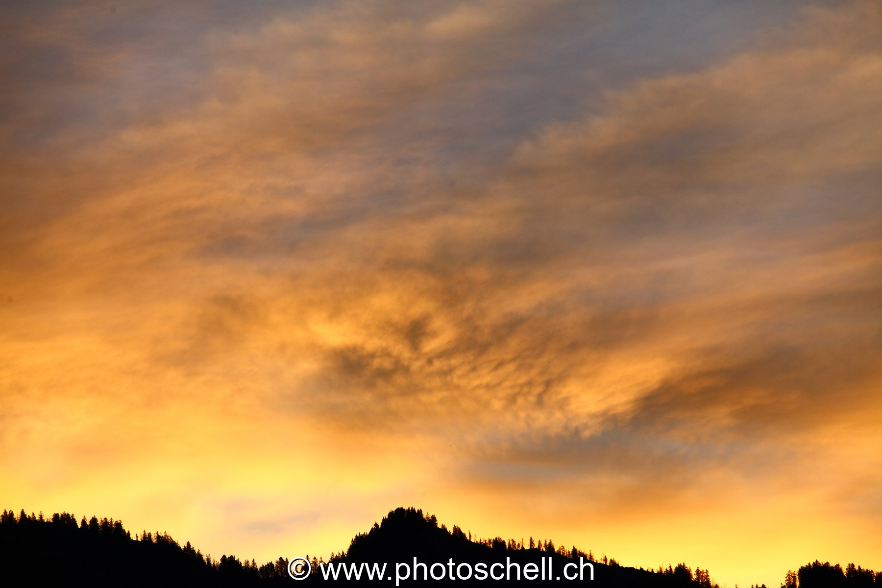 Lever de soleil sur les Préalpes