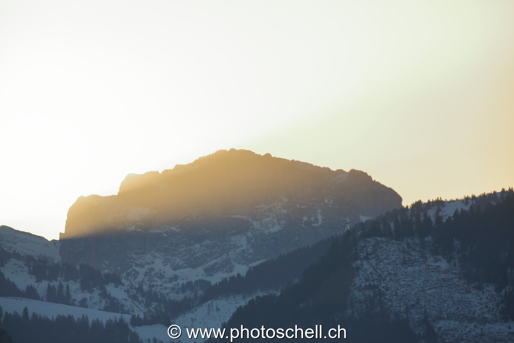 Lever de soleil sur la Dent de Savigny