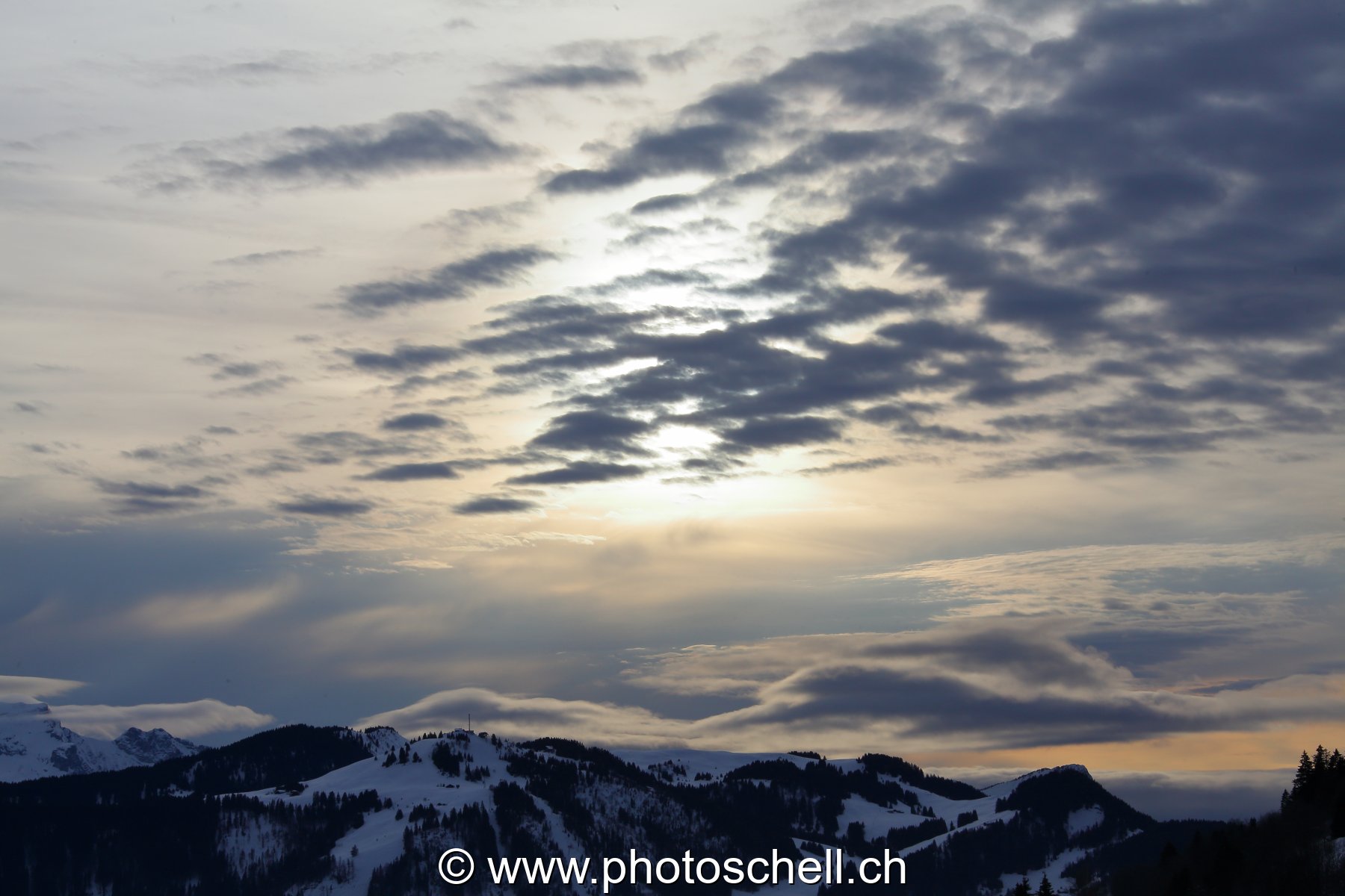 Soleil filtré par les nuages