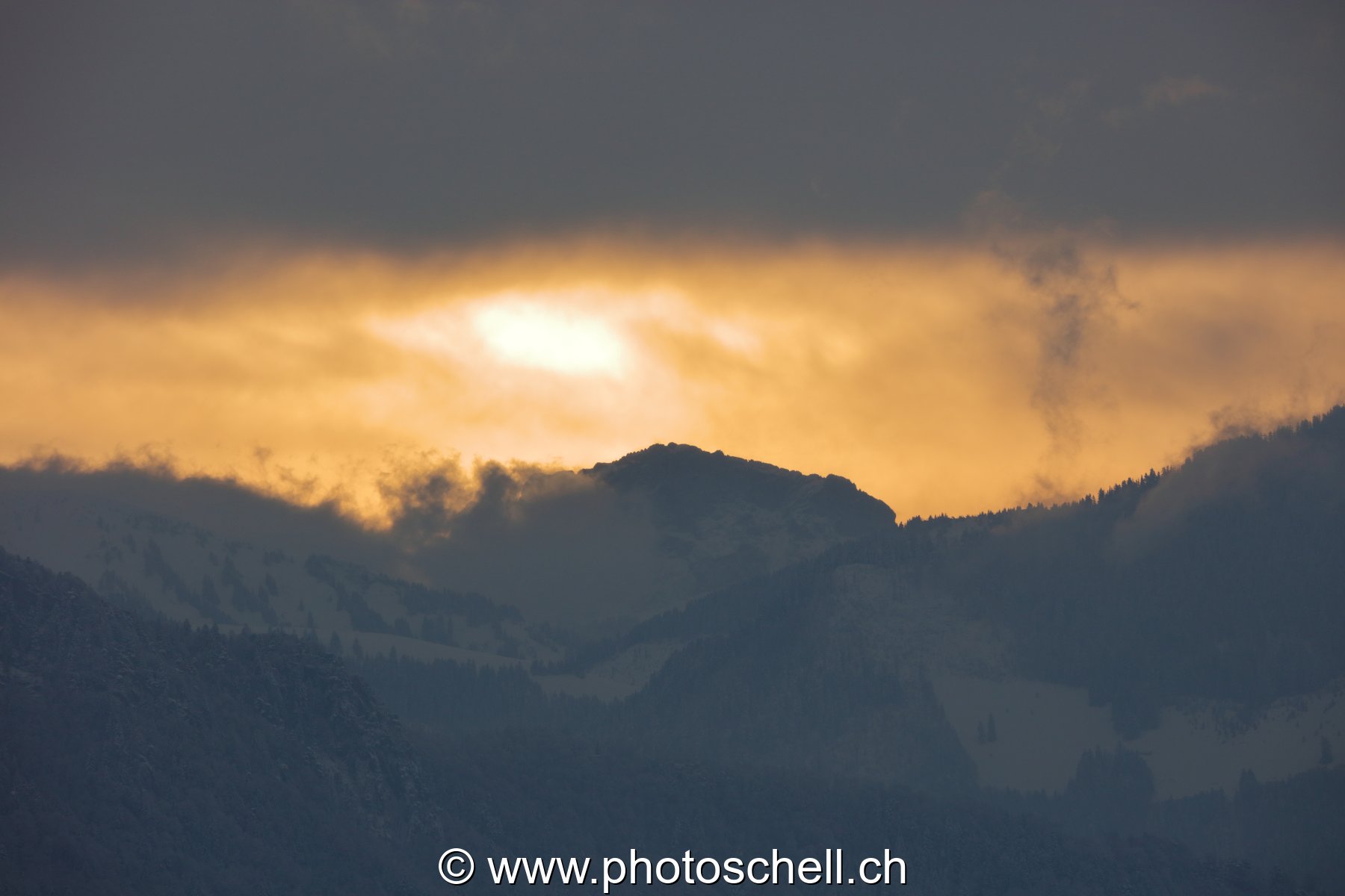 Lever de soleil sur la dent de Savigny