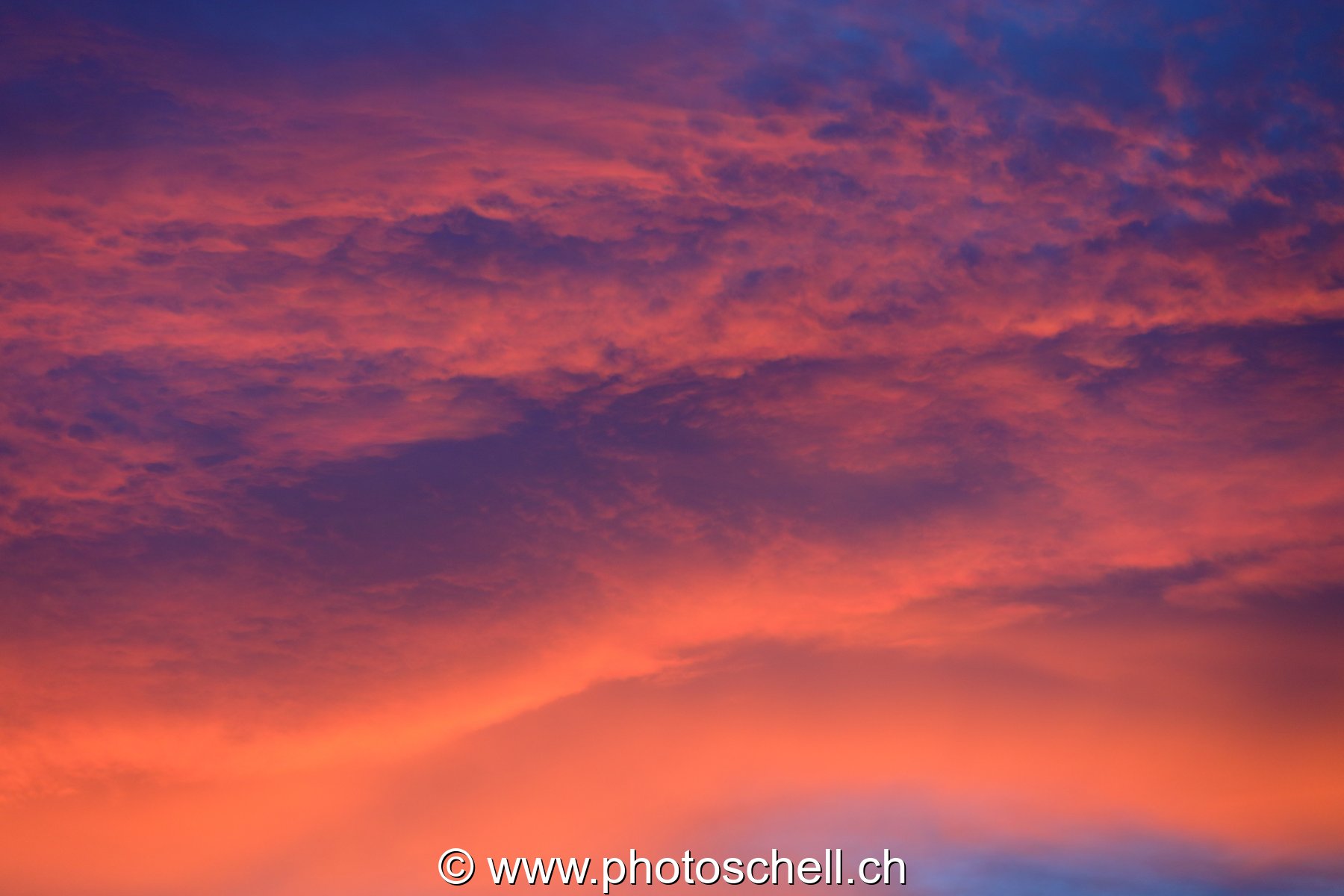 Couleurs des nuages avant le lever de soleil