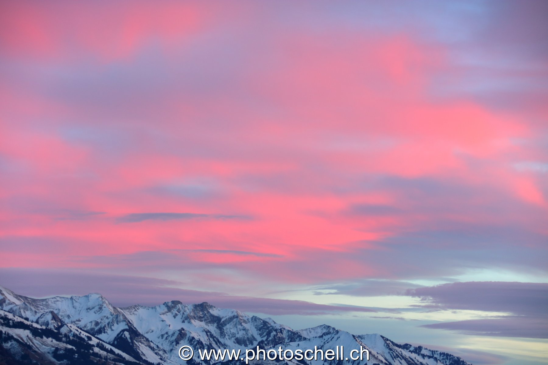Couleurs des nuages avant le lever de soleil