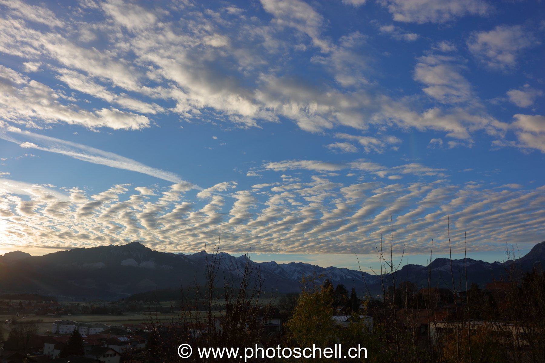 Levé de soleil dans les nuages