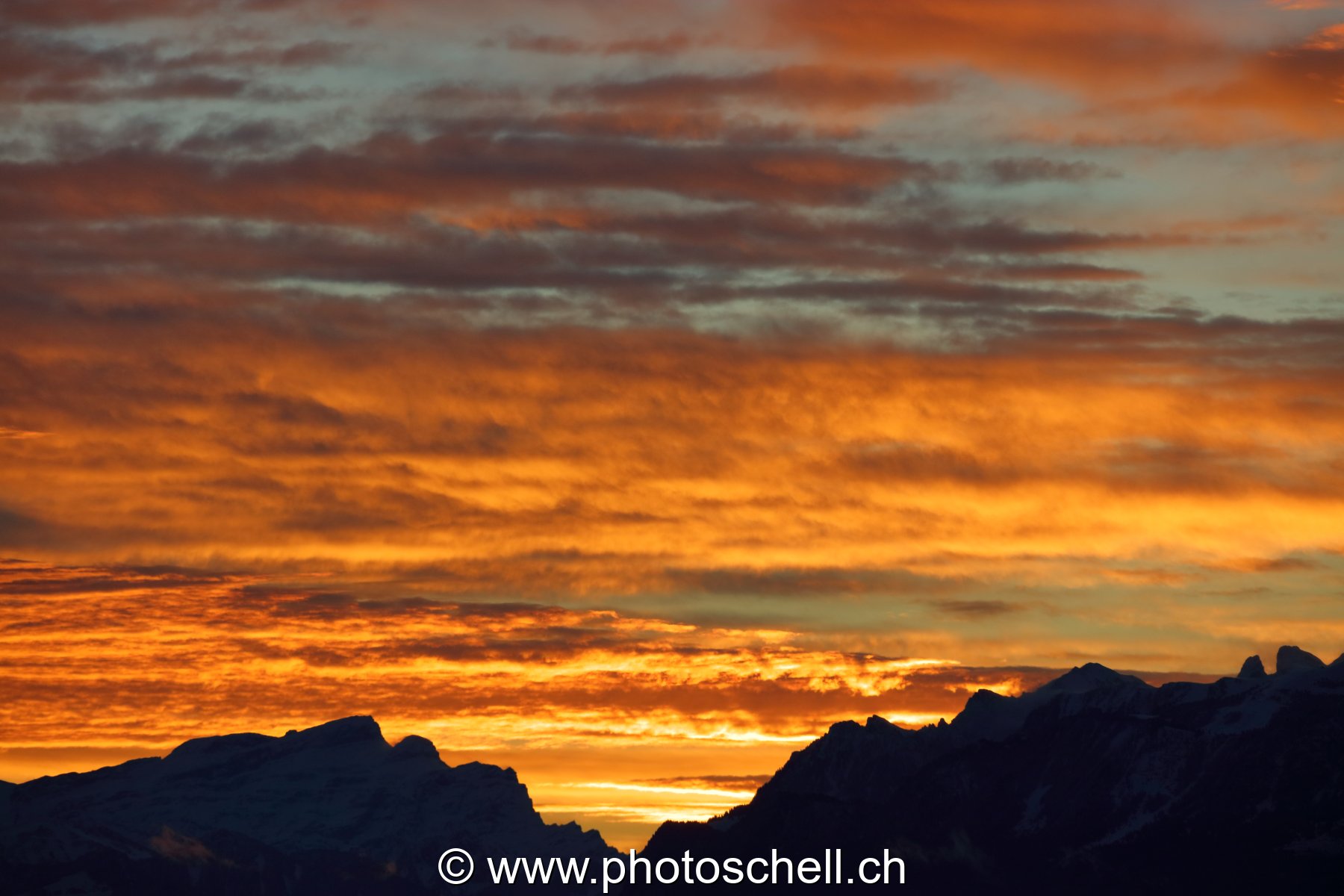 Ciel doré au lever de soleil