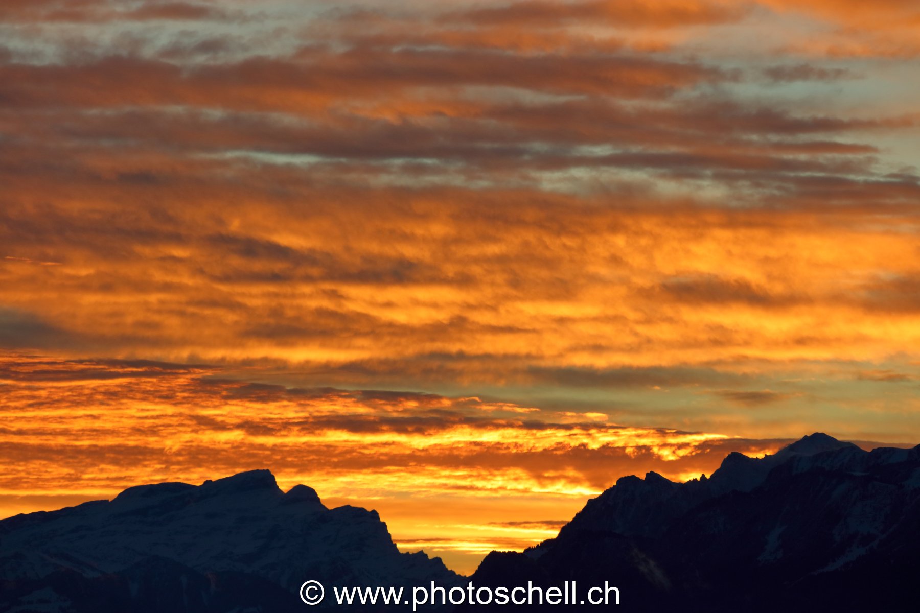 Ciel doré au lever de soleil