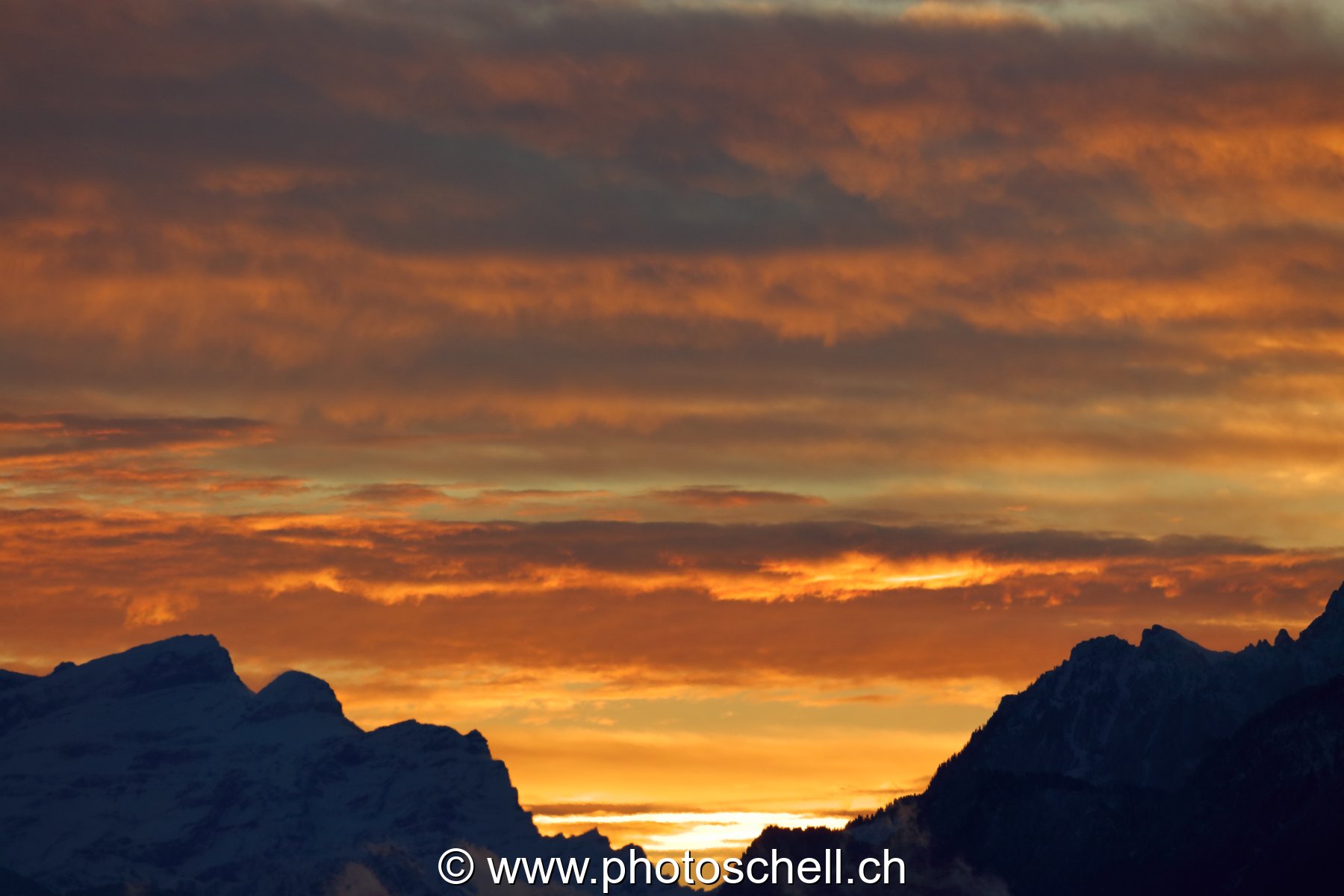 Ciel doré au lever de soleil