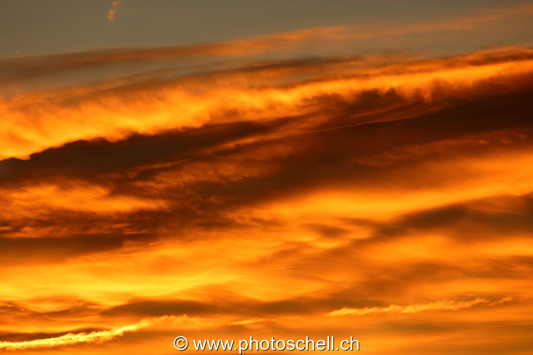 Ciel doré au lever de soleil