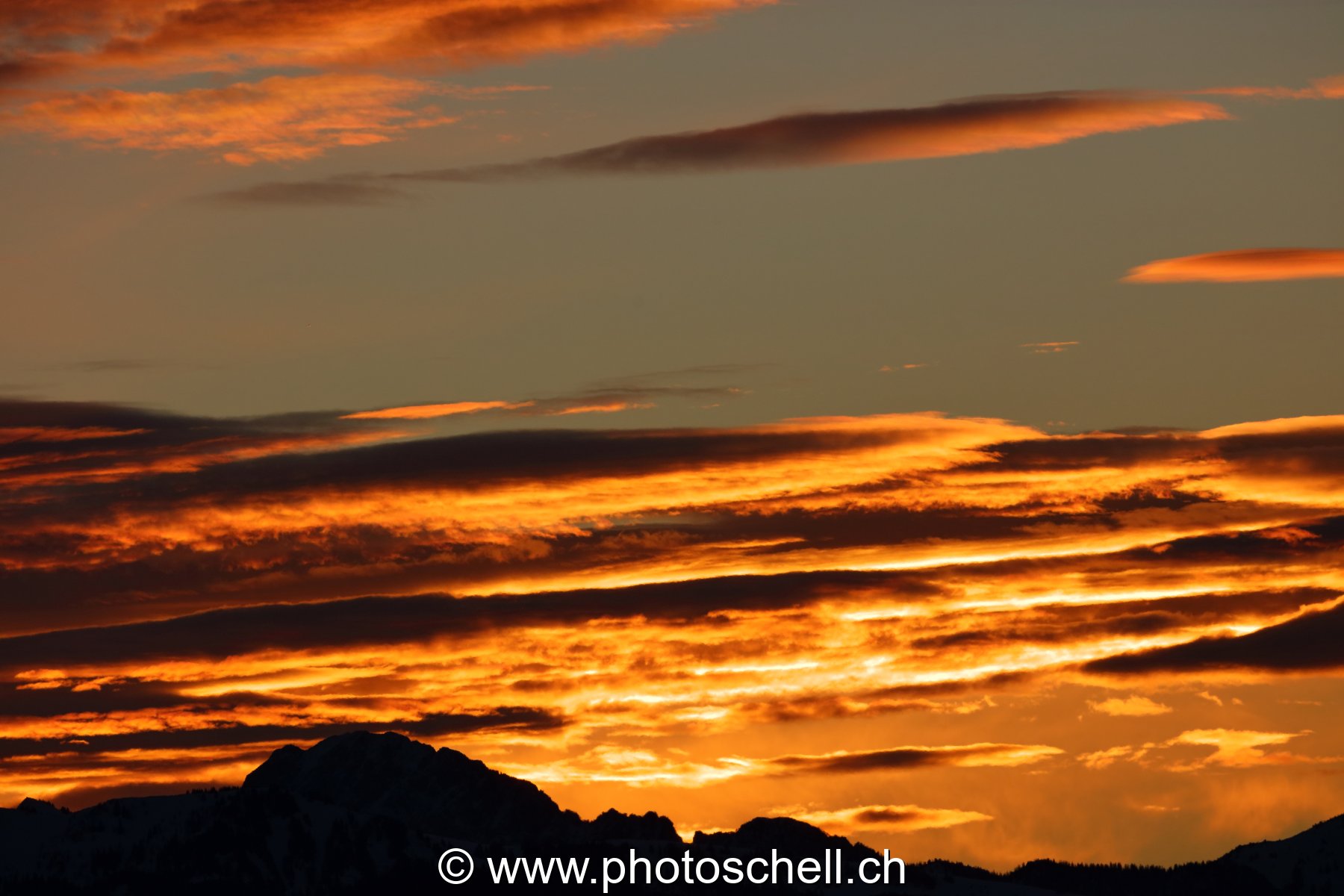 Ciel doré au lever de soleil