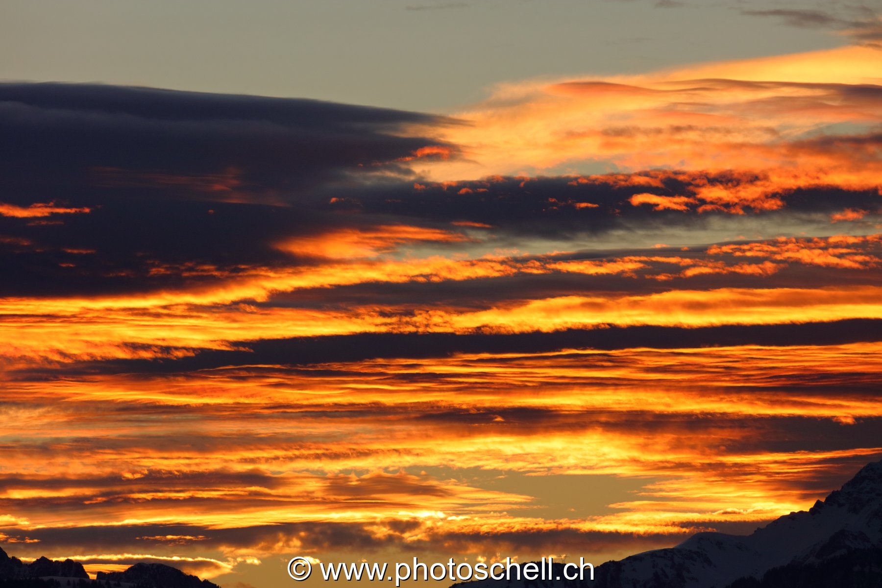 Ciel doré au lever de soleil