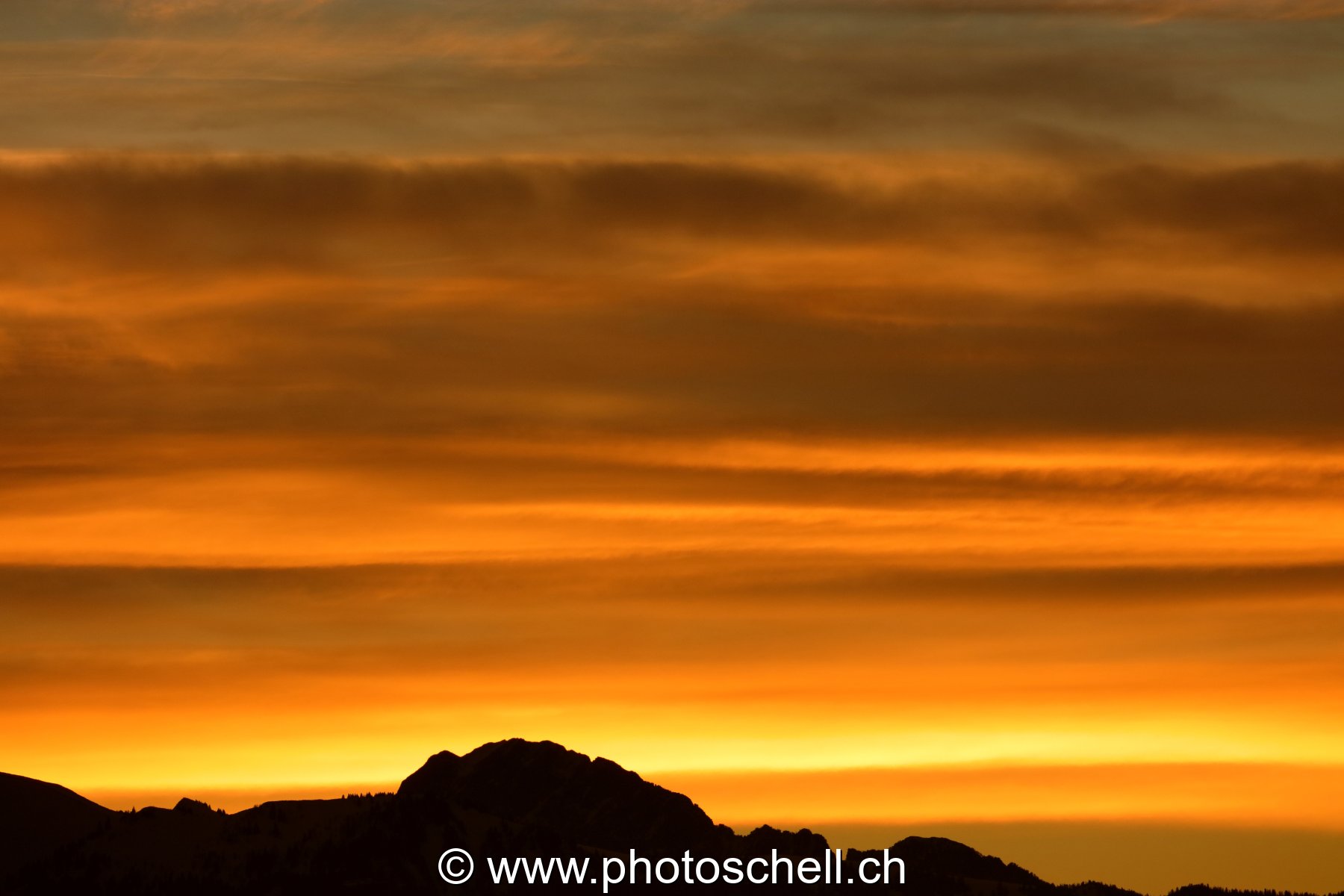 Ciel doré au lever de soleil