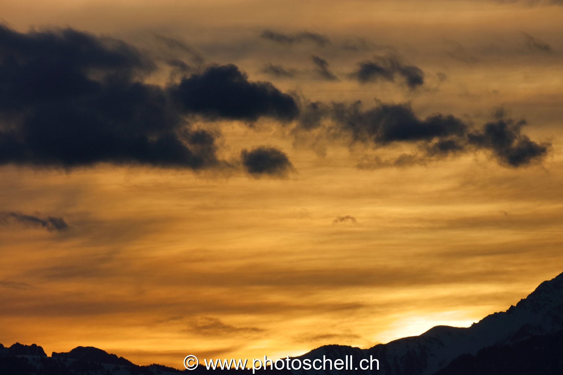 Ciel doré au lever de soleil