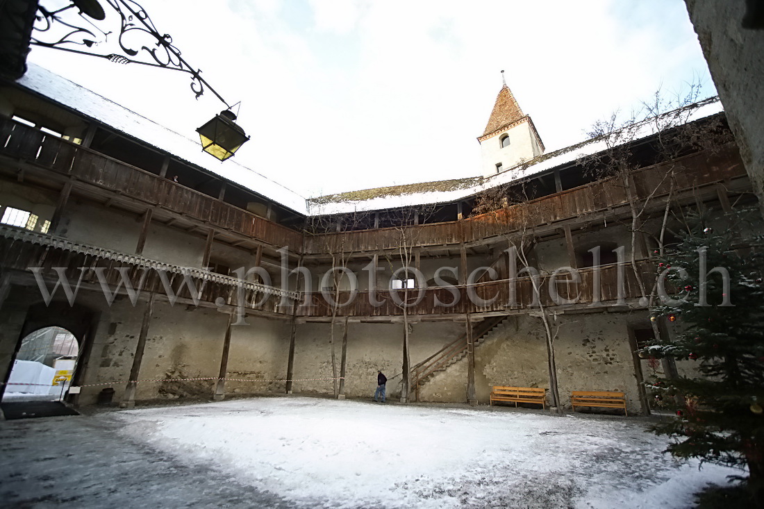 Le chateau de Gruyères, la cour intérieure