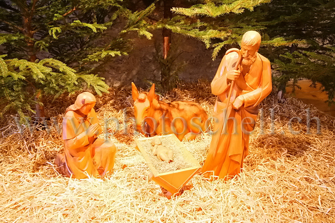 Le chateau de Gruyères, une crèche en bois