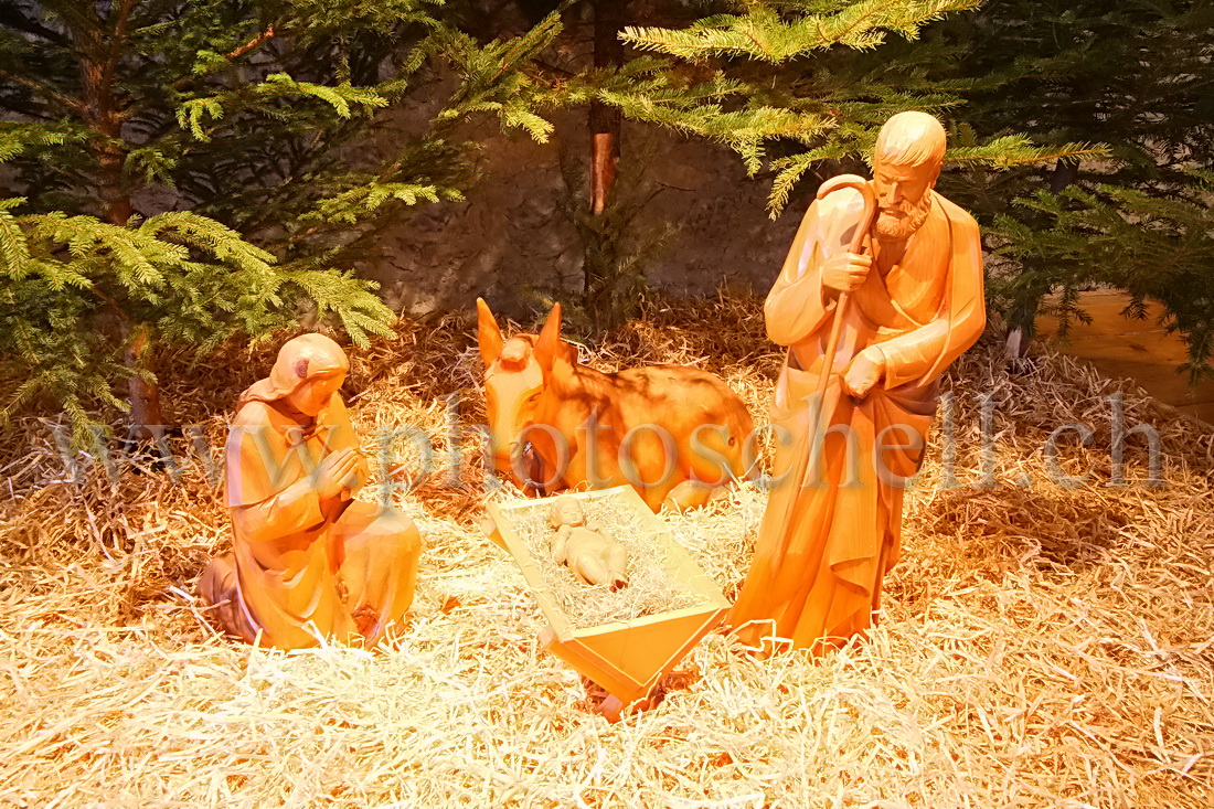 Le chateau de Gruyères, une crèche en bois