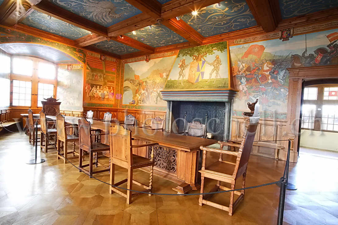 Le chateau de Gruyères, la table des chevaliers