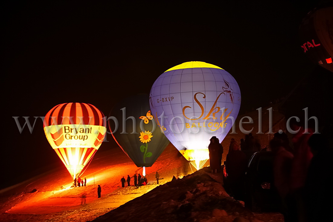 Mongolfières dans la nuit...