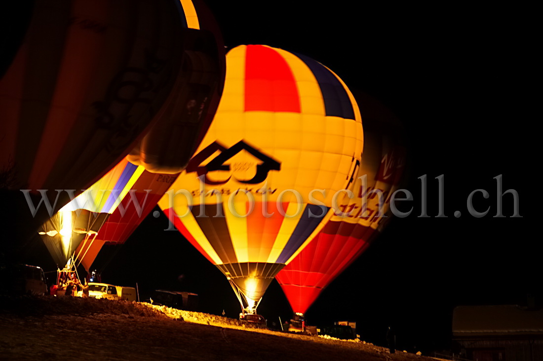 Mongolfières dans la nuit...