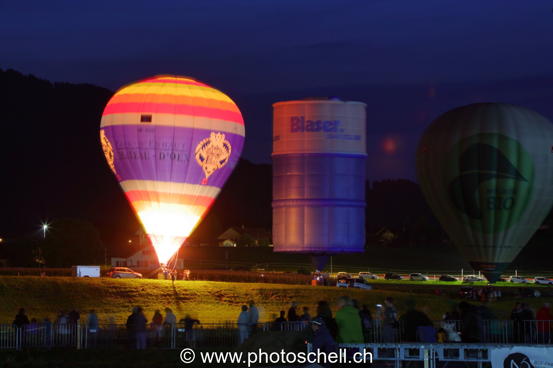 Mongolfières la nuit