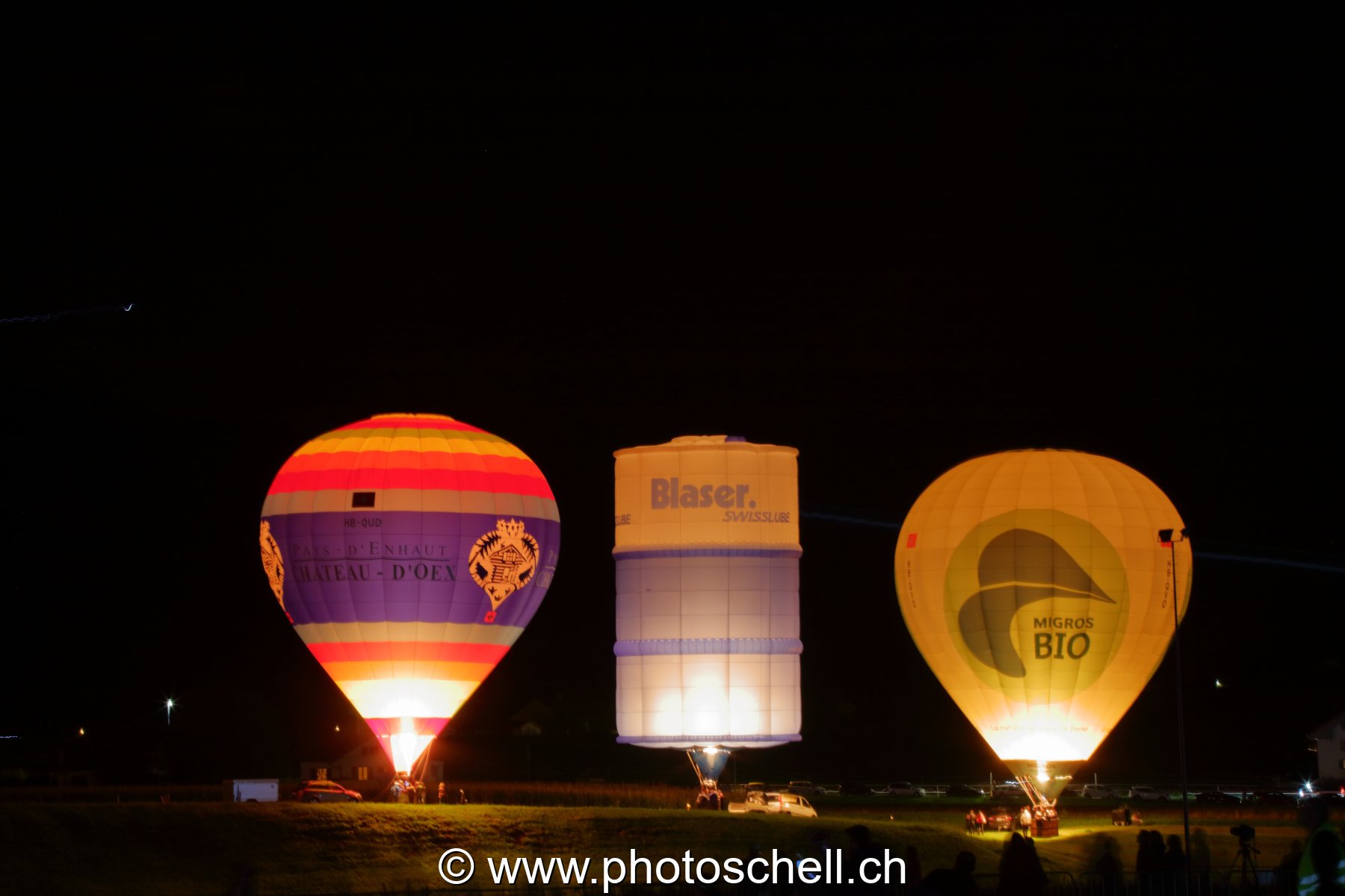 Mongolfières la nuit