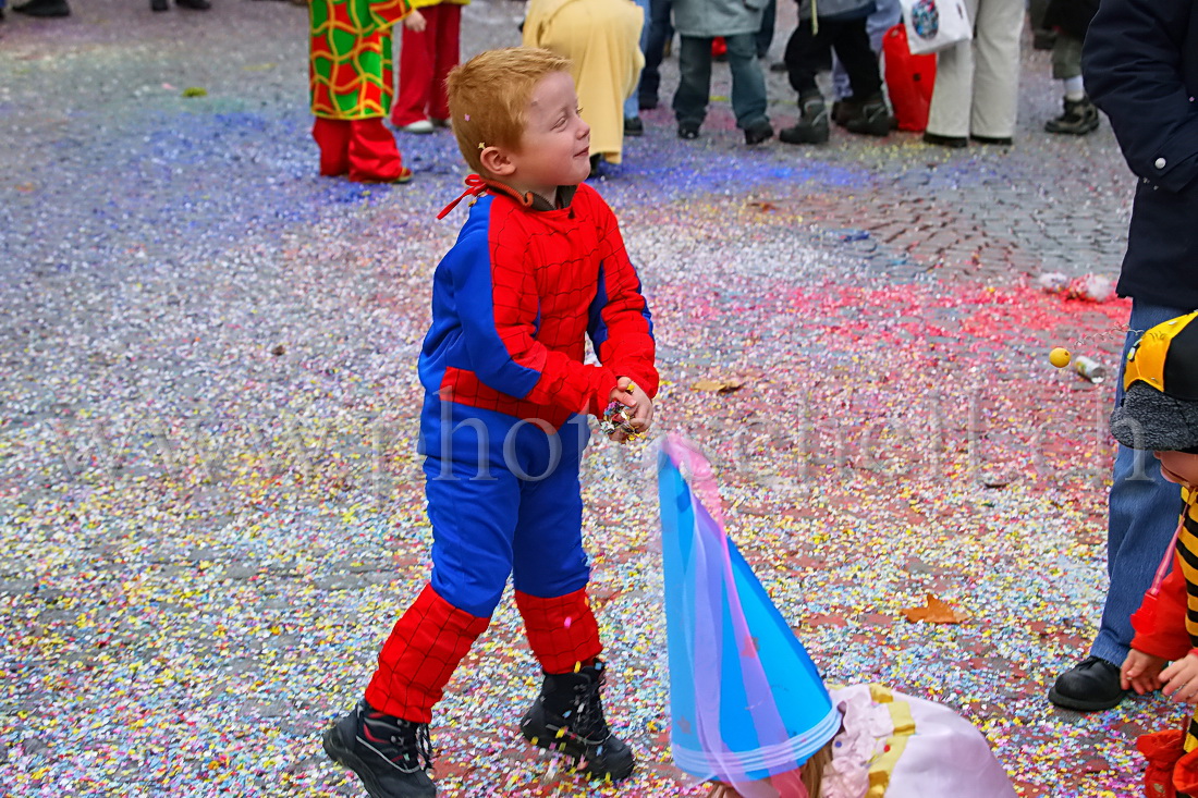 Spiderman veille au grain (de papiers)