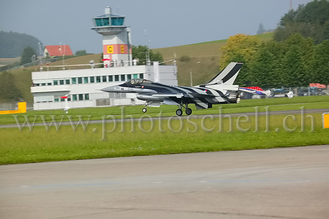 F-16 en train de se poser