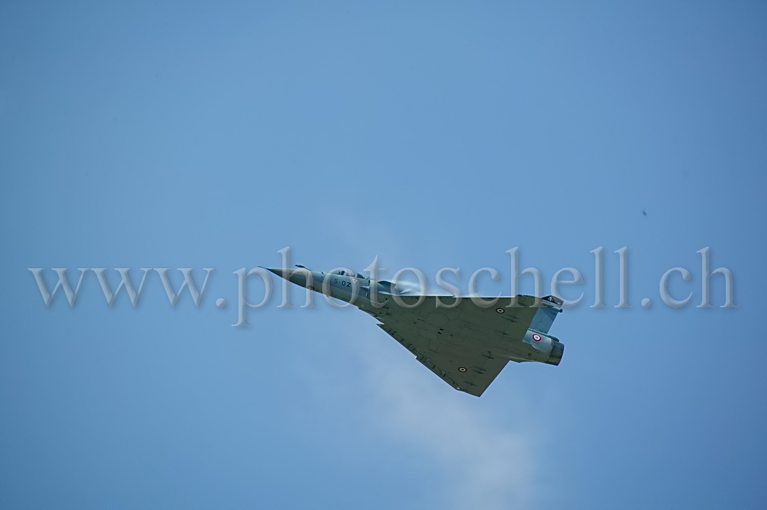 Mirage 2000 en passage lent