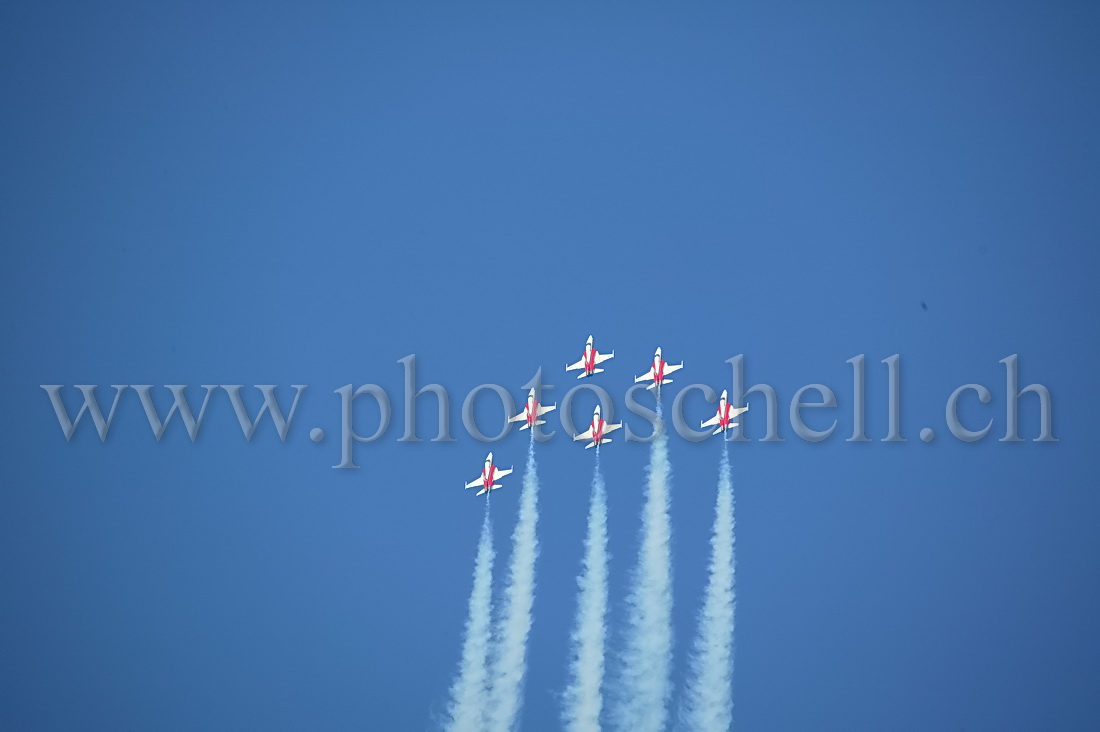 Patrouille Suisse - montée fumigènes