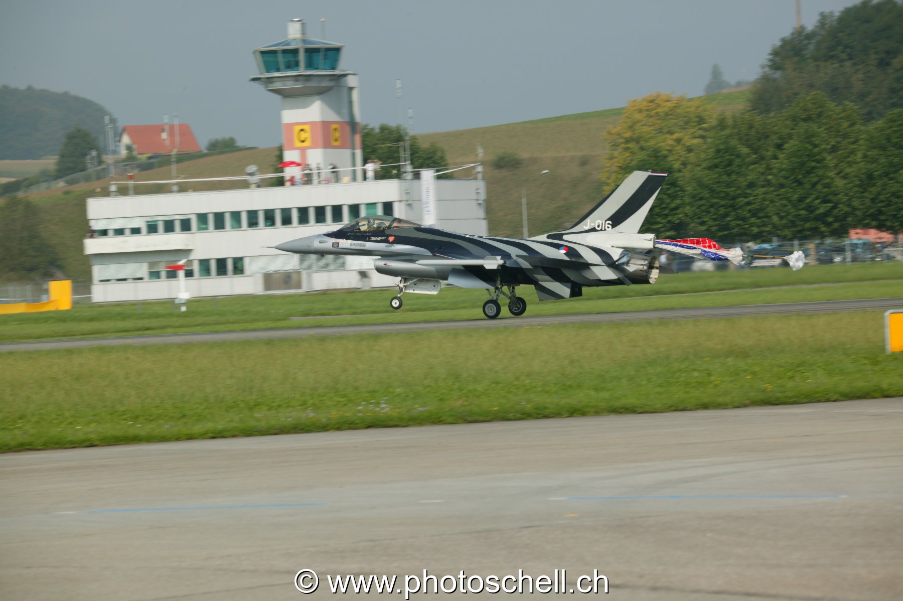 F-16 en train de se poser