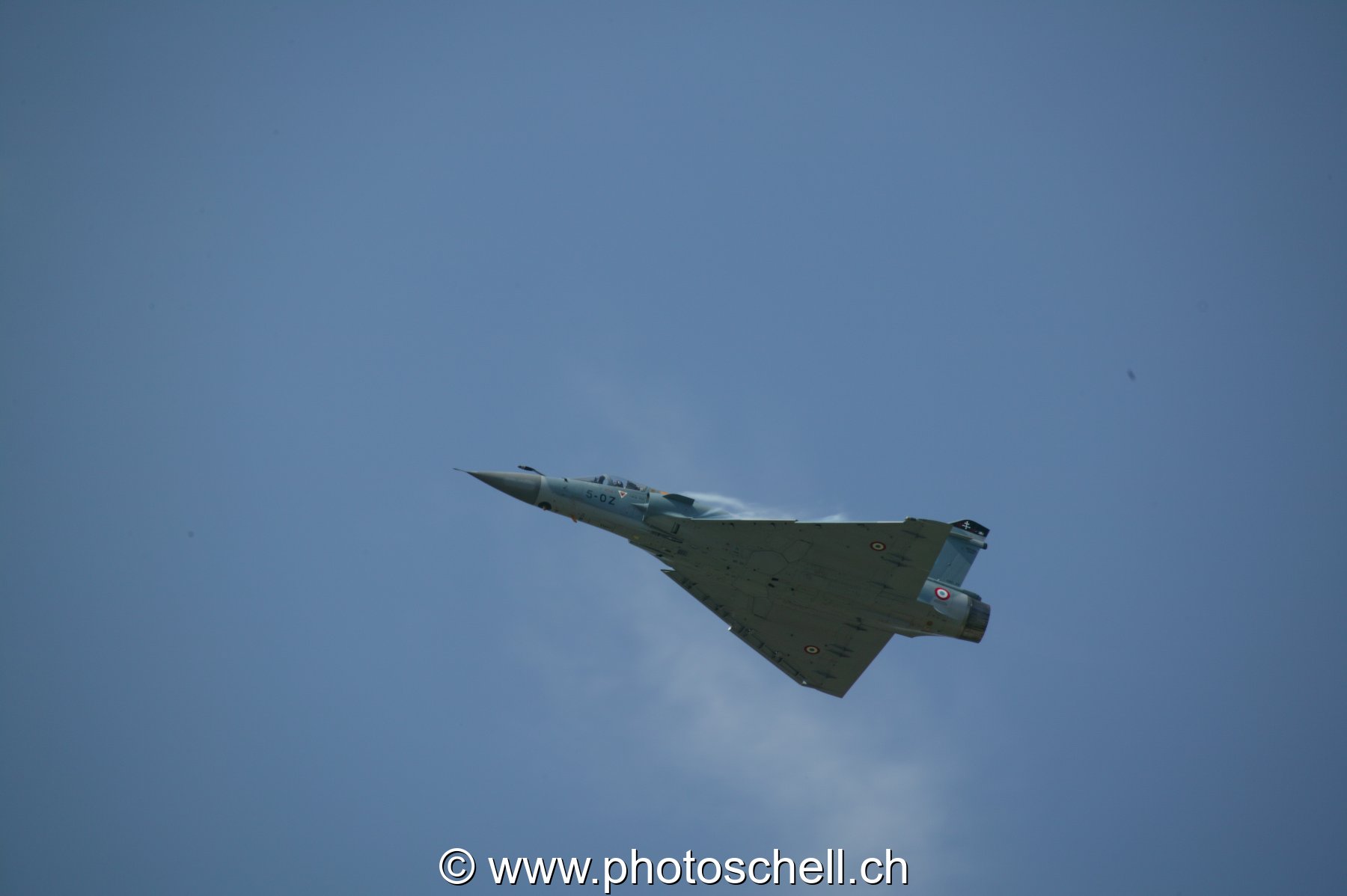 Mirage 2000 en passage lent