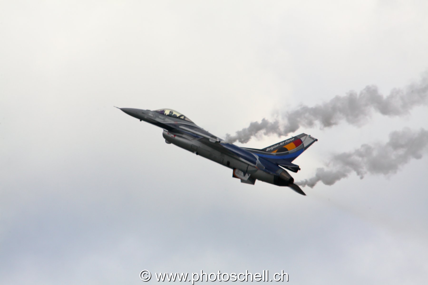 Air 14 : Passage lent pour le F16