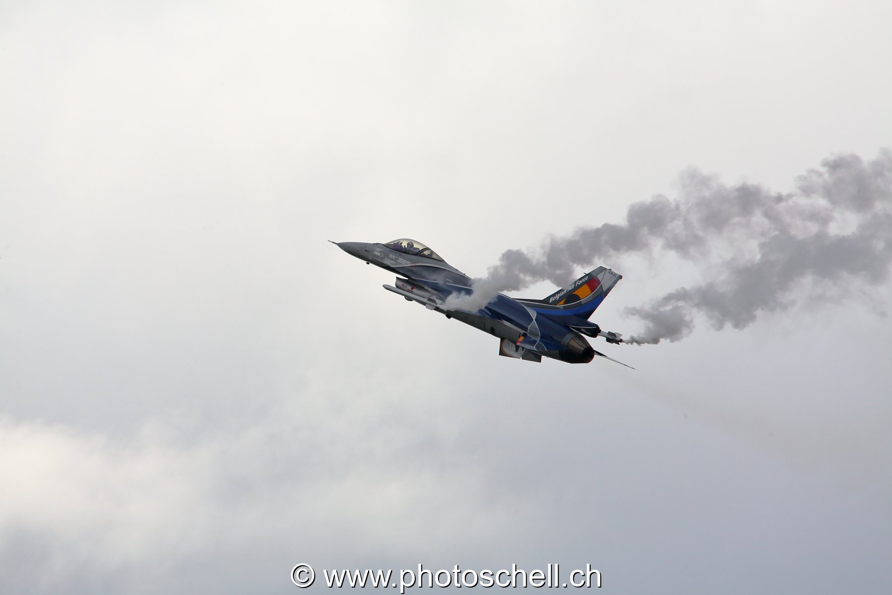 Air 14 : Passage lent pour le F16