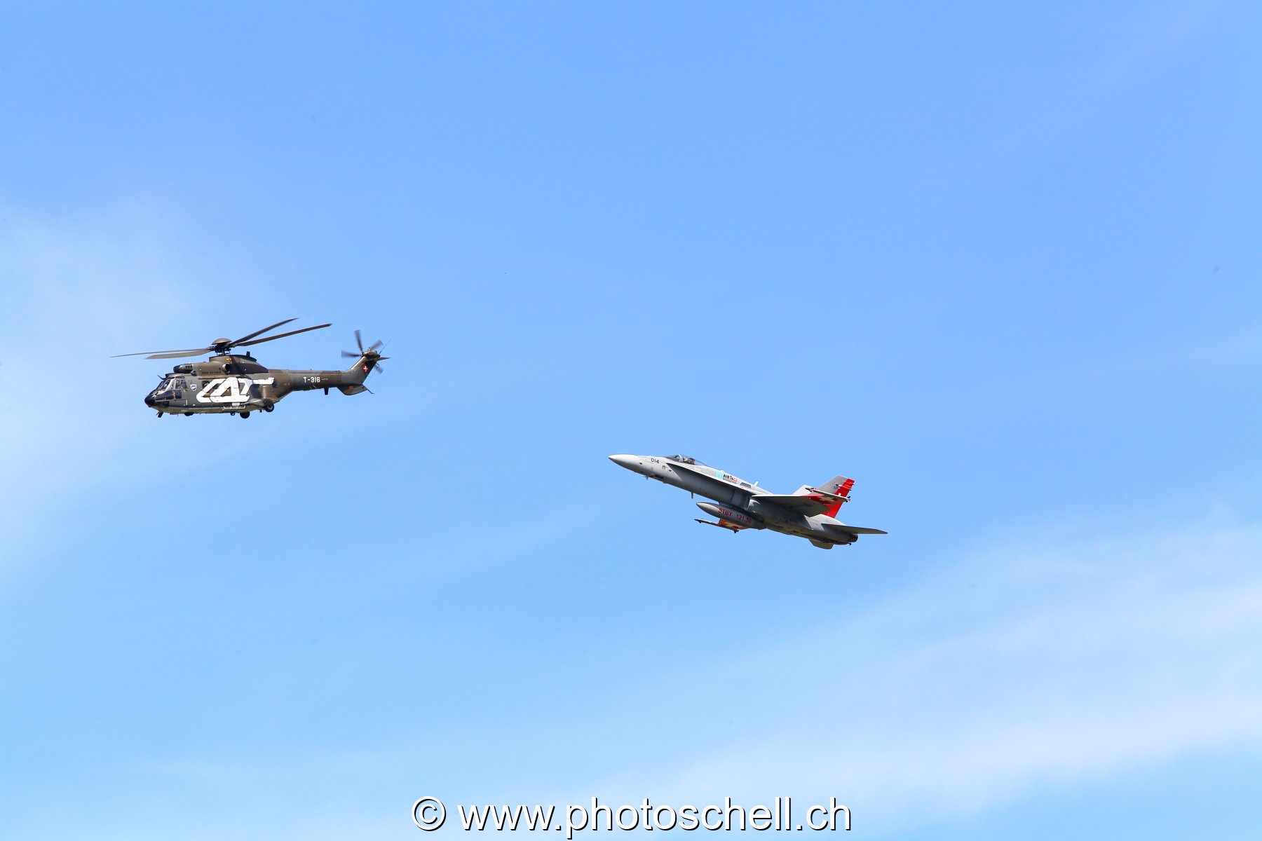Air 14 : Puma et F/A 18