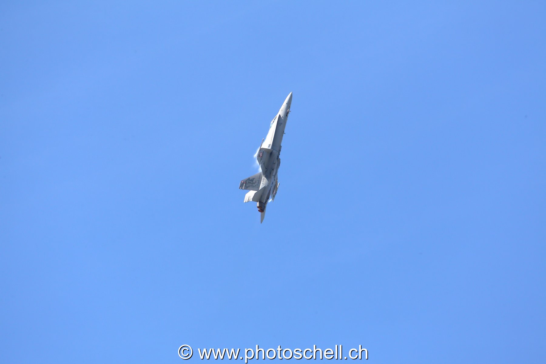 Air 14 : F/A 18 en configuration lisse