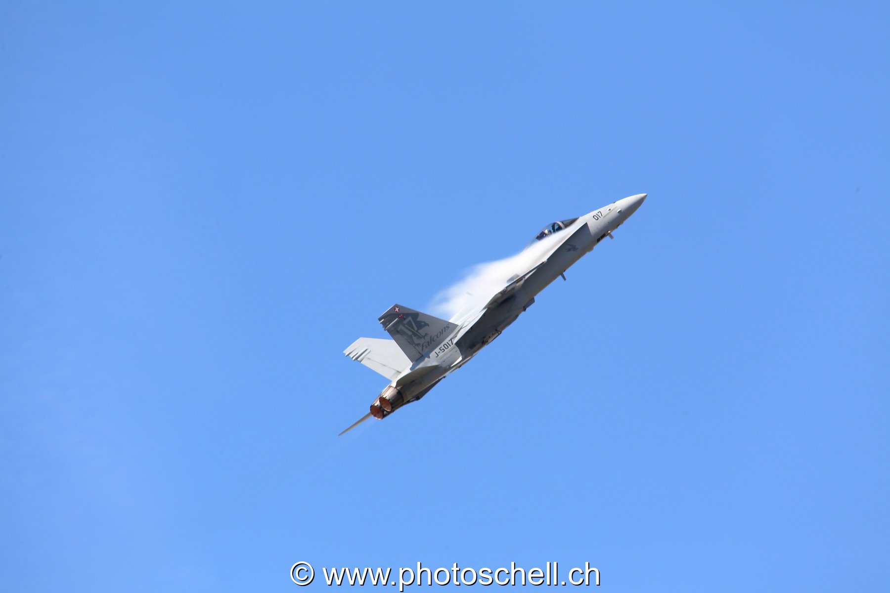 Air 14 : F/A 18 en configuration lisse