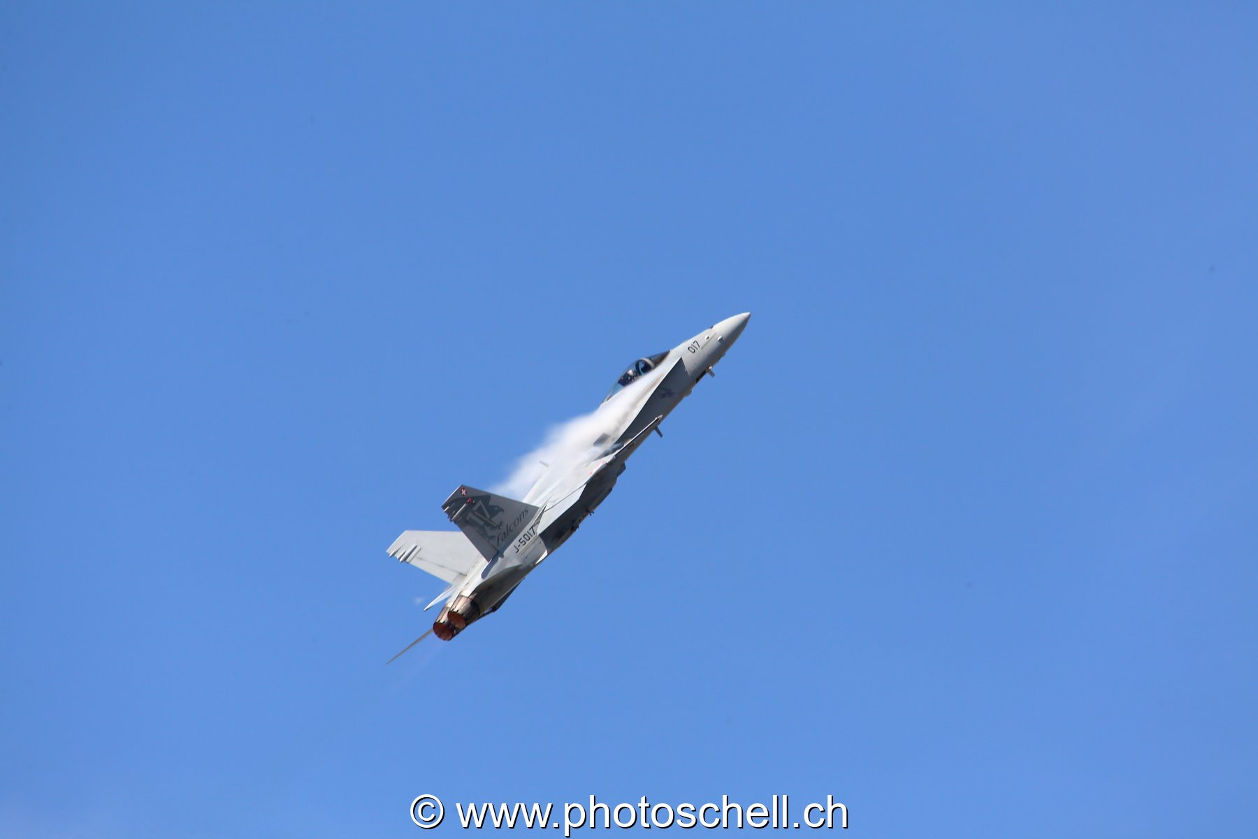 Air 14 : F/A 18 en configuration lisse