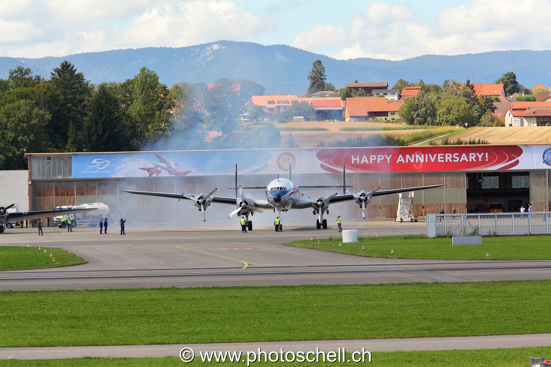 Air 14 : démarrage des moteurs du Super Constellation