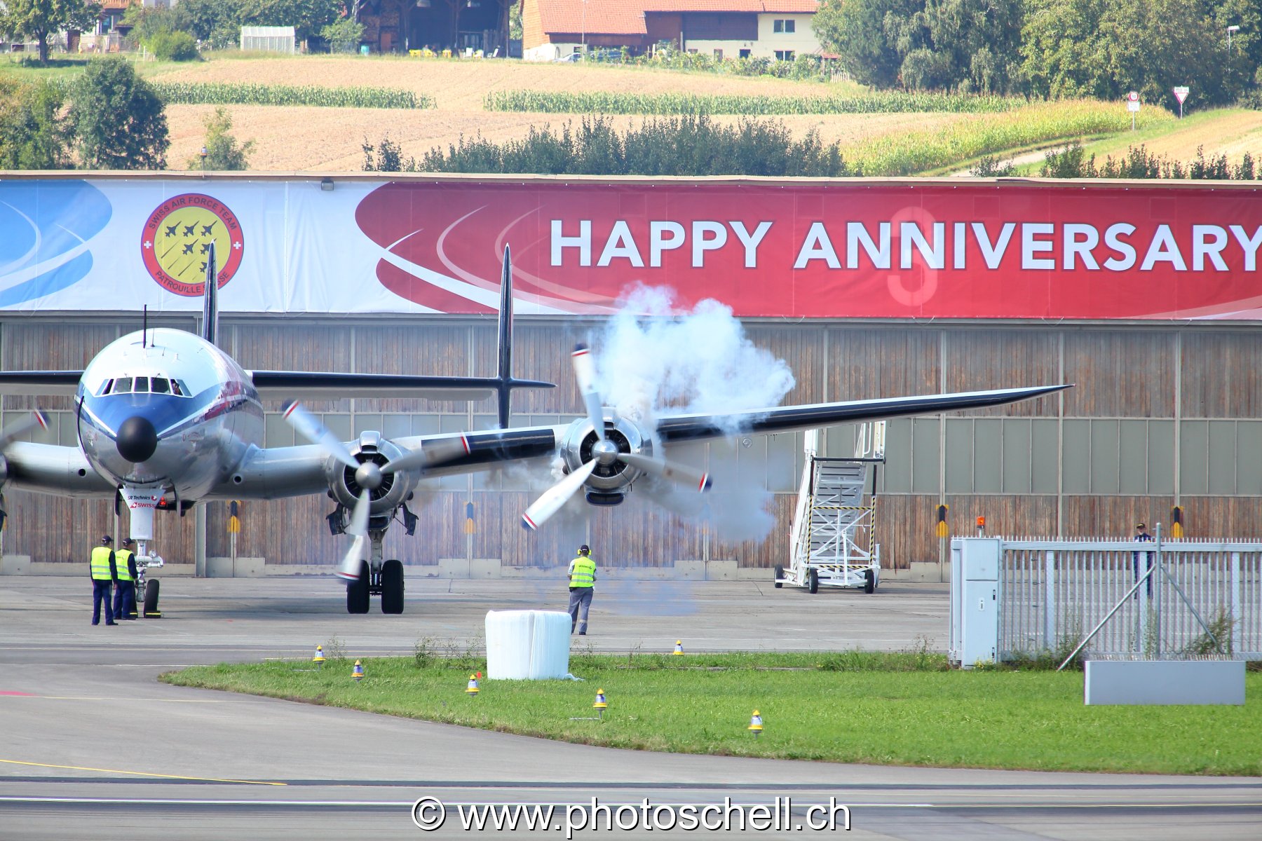 Air 14 : démarrage des moteurs du Super Constellation