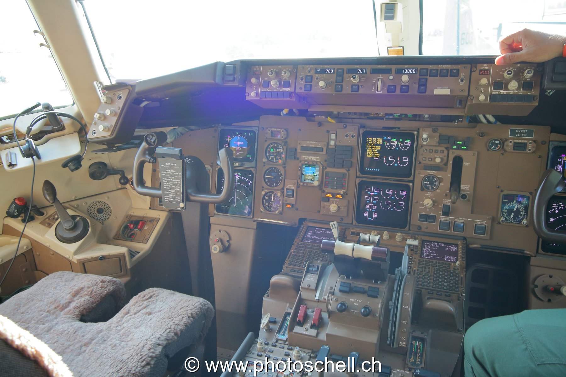 Air 14 : cockpit d'un ravitailleur Italien