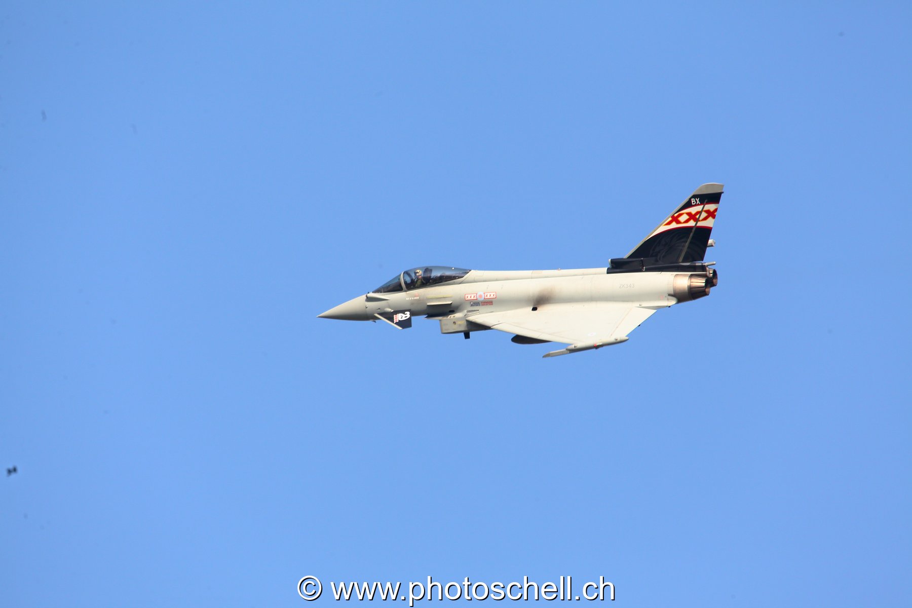 Air 14 : Typhoon