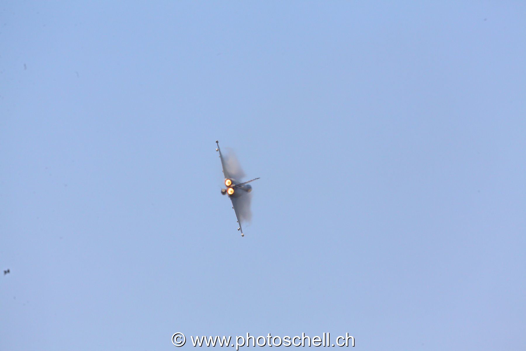 Air 14 : Typhoon