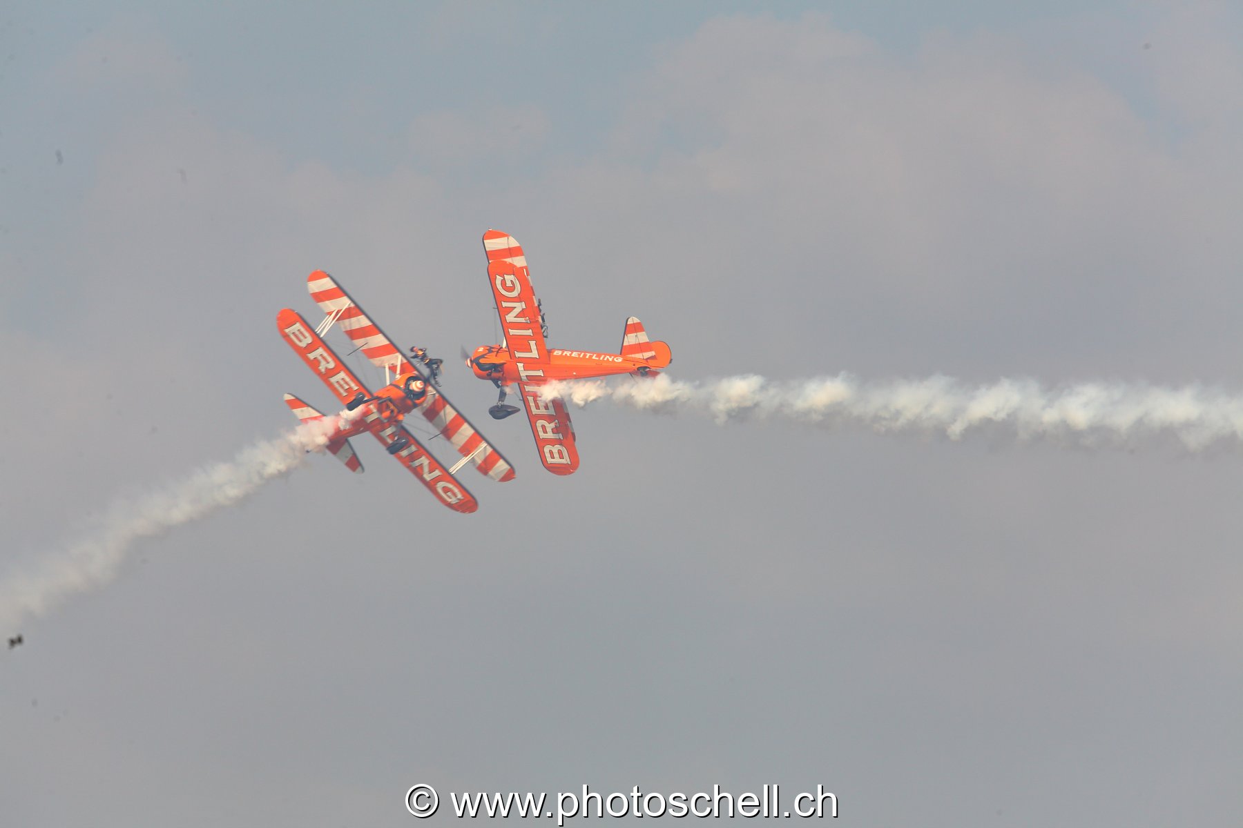 Air 14 : Acrobates sur des biplans Breitling
